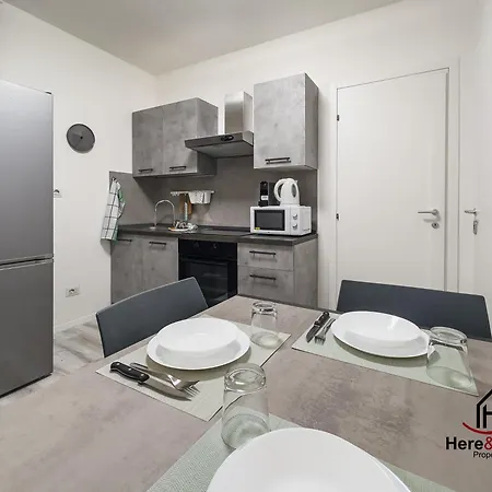 Elegant - Airport 5min - Ac - Smart Tv Apartment